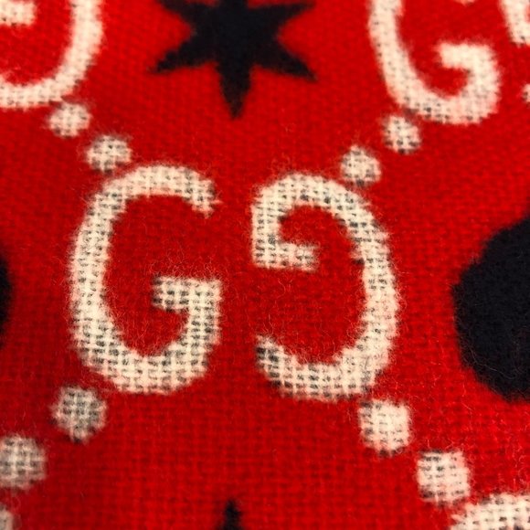 Gucci GG Hearts Scarf in Red new with tags - Picture 6 of 7
